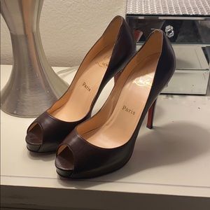 Christian louboutin peep toe Brown